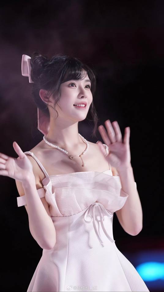 邹佳佳